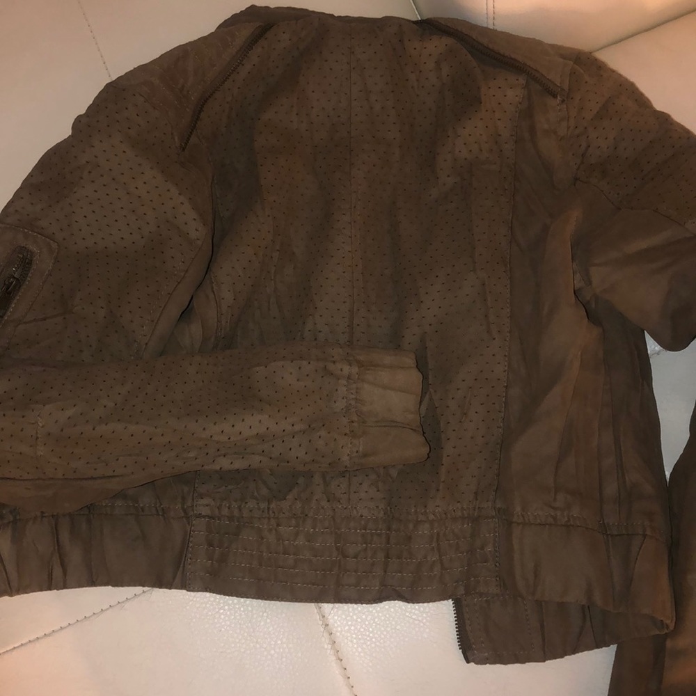 jacket - Picture 3 of 3